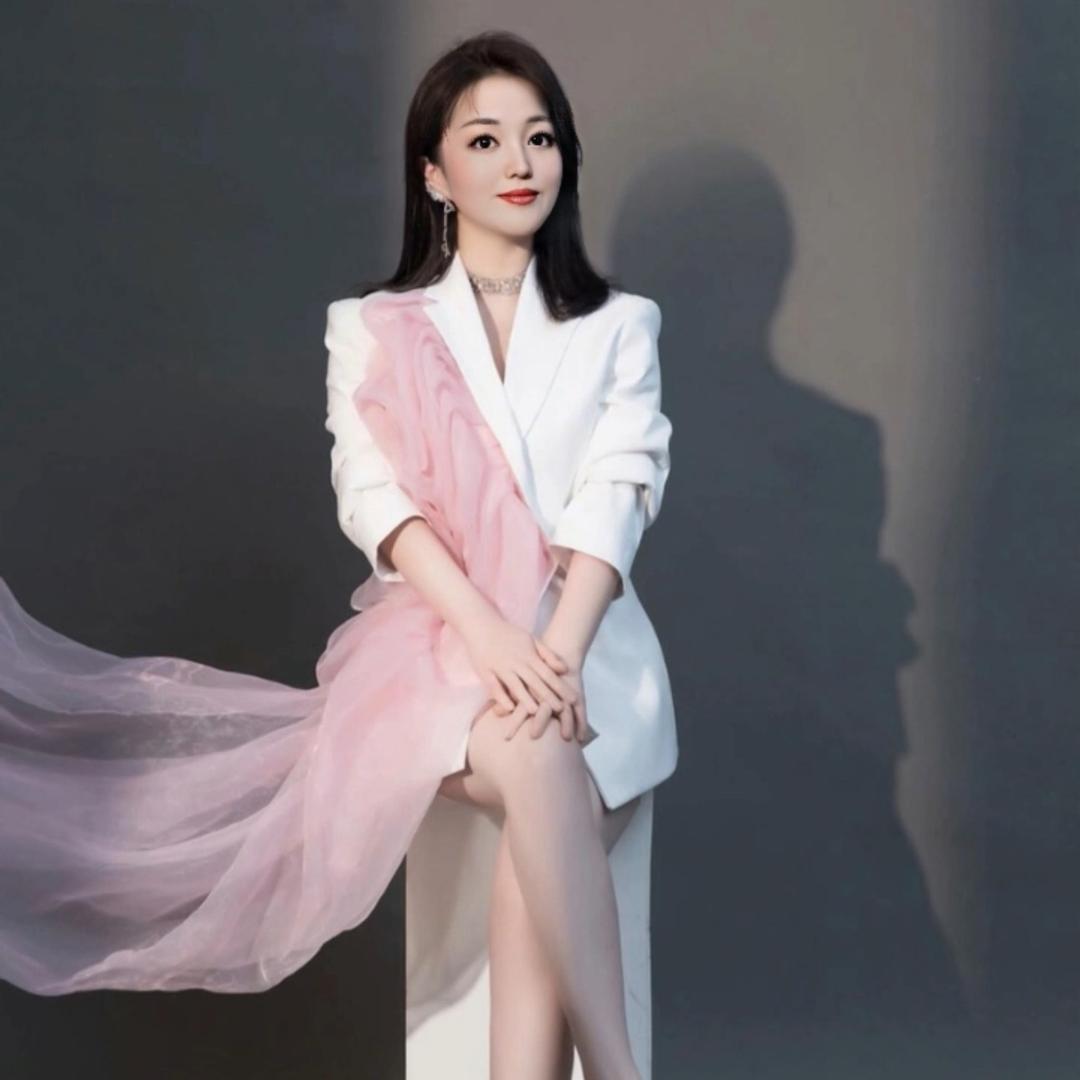 在广东开灯光定制工厂的小杨