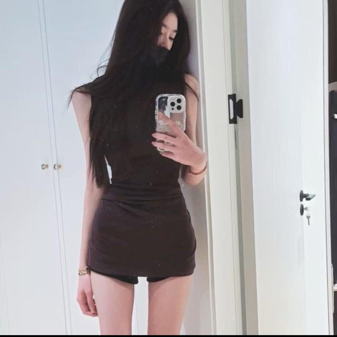 肤白貌美大长腿1.68米的霸道女总裁
