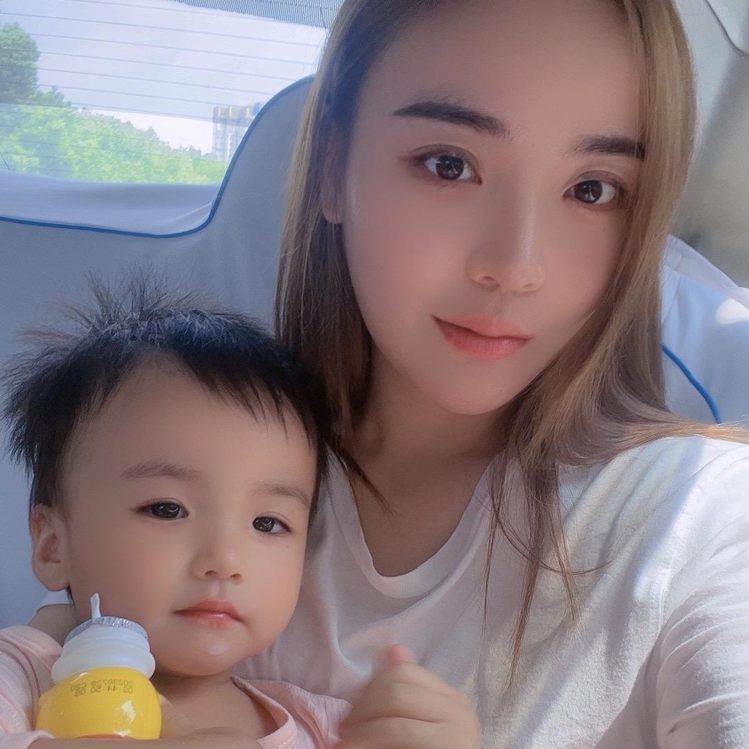 张美丽☞卖零食