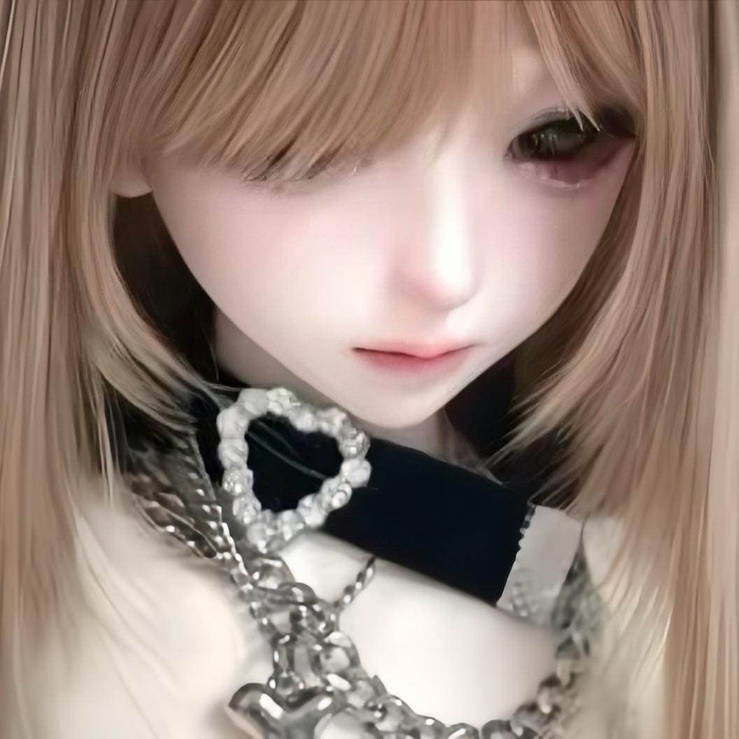 纯情忧郁霸总爱上性感大蟑螂