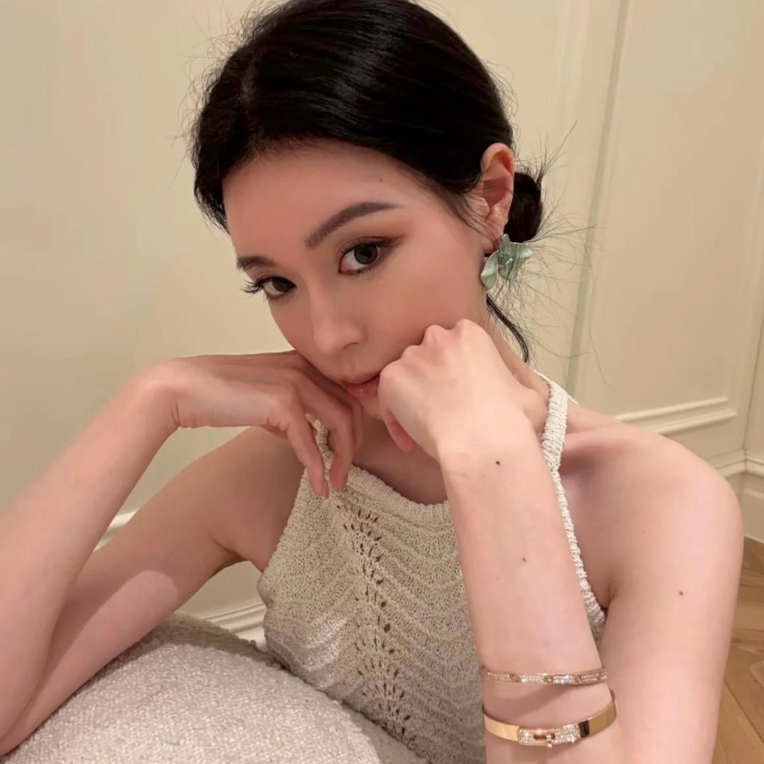 港澳奢品鞋类云仓