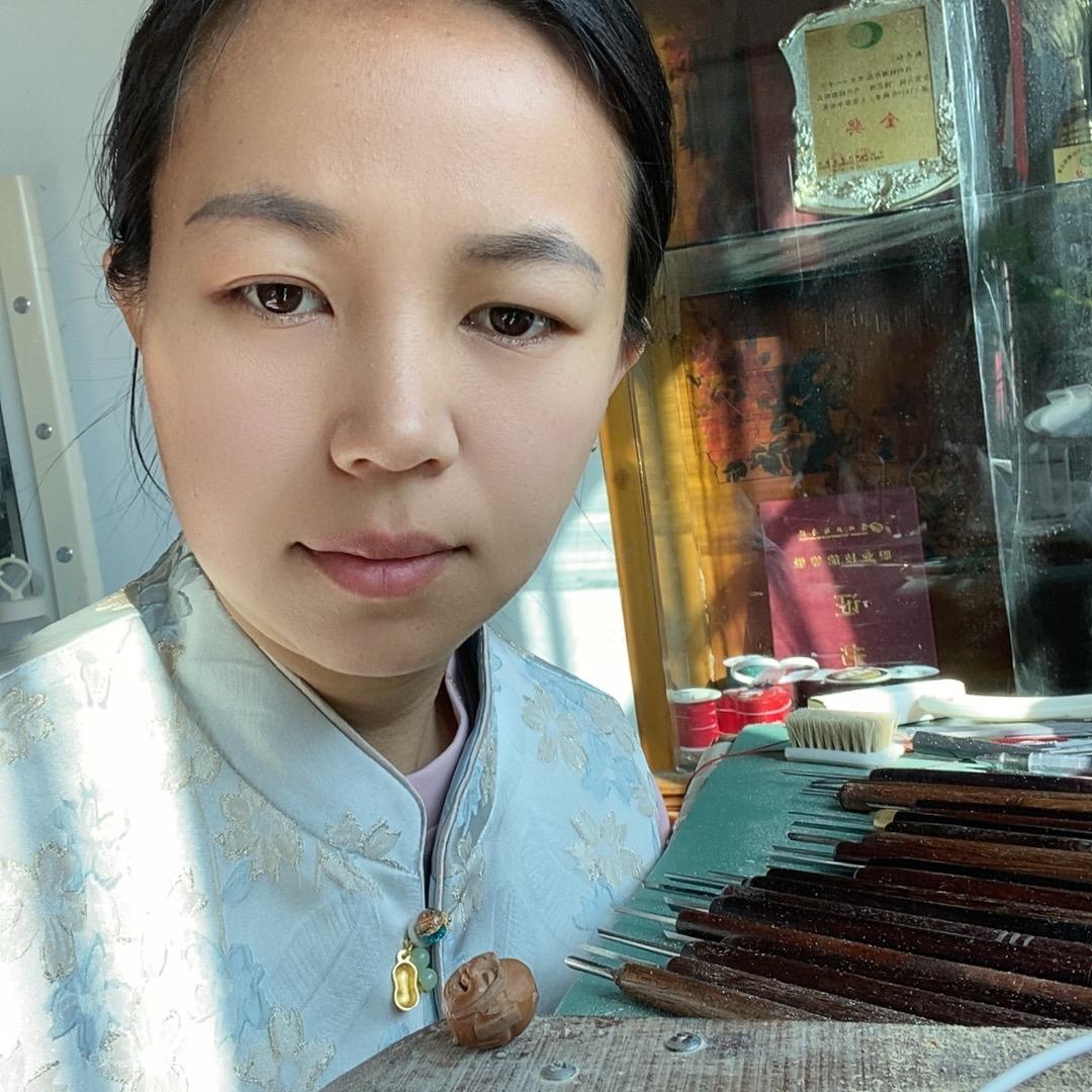 赵丹红纯手工核雕