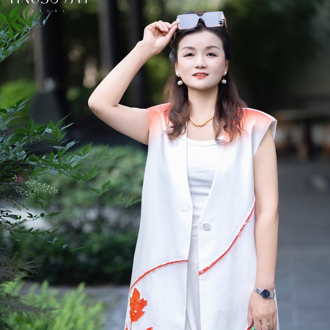 昭昭时尚芭莎女装店