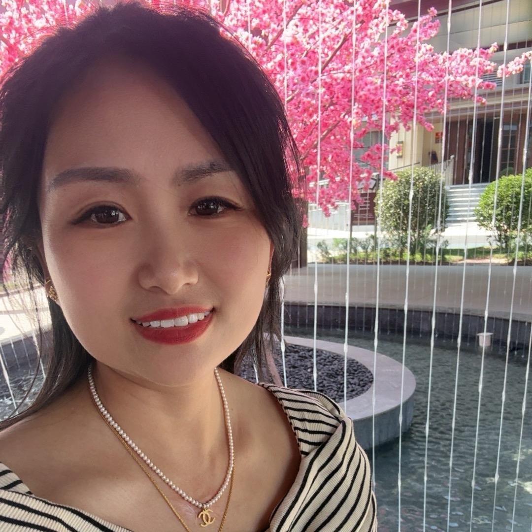 爱笑的丫头🎊