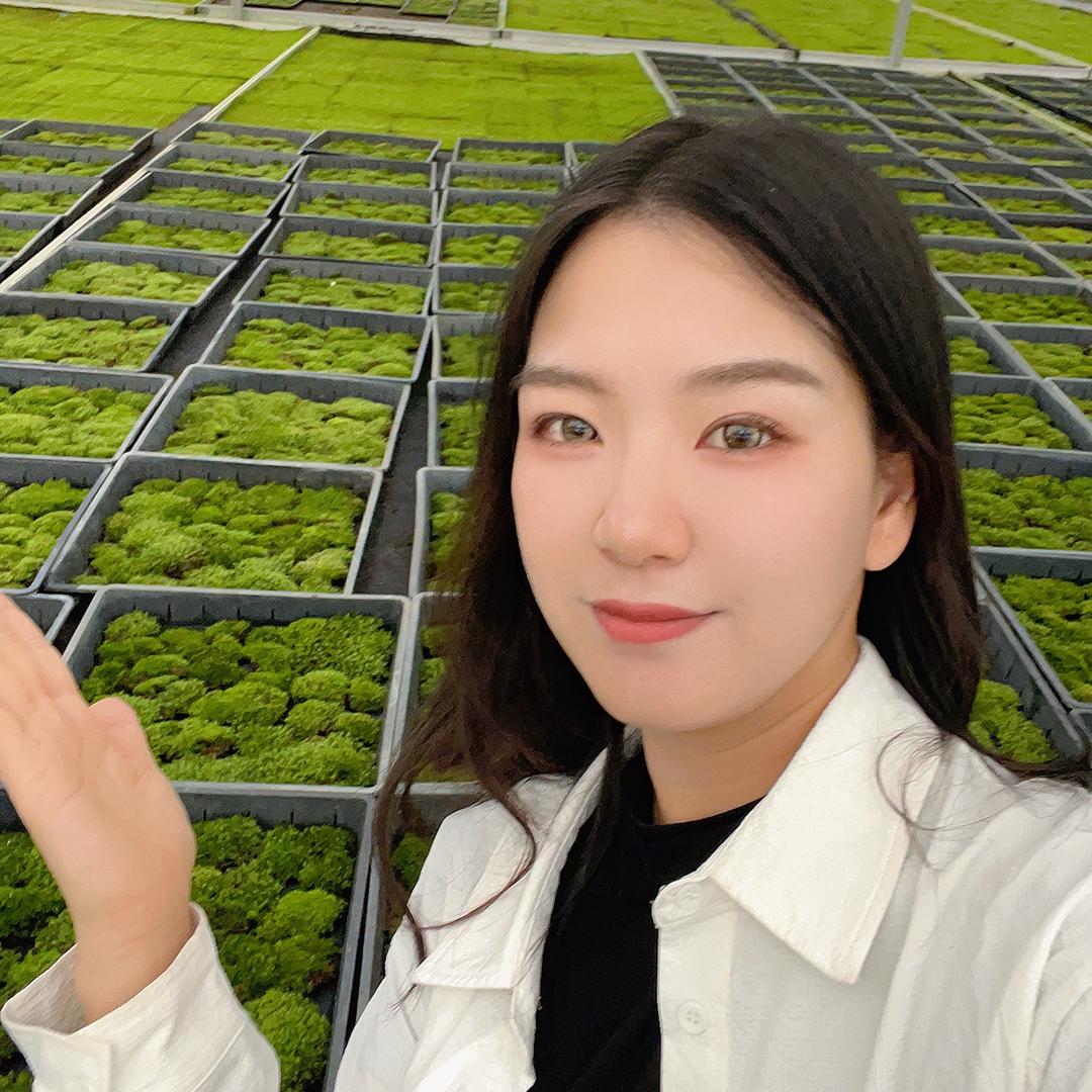 百亩苔藓基地主理人橙子