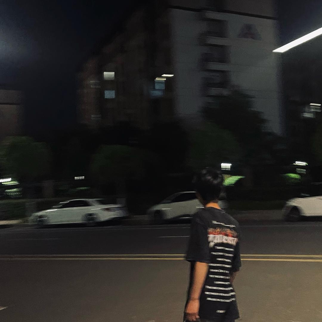 康康.