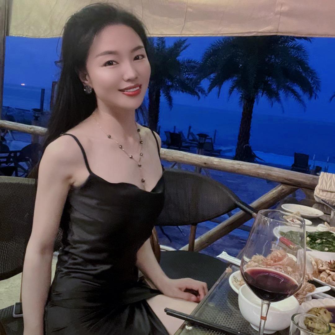 在昭通做烘焙的西施