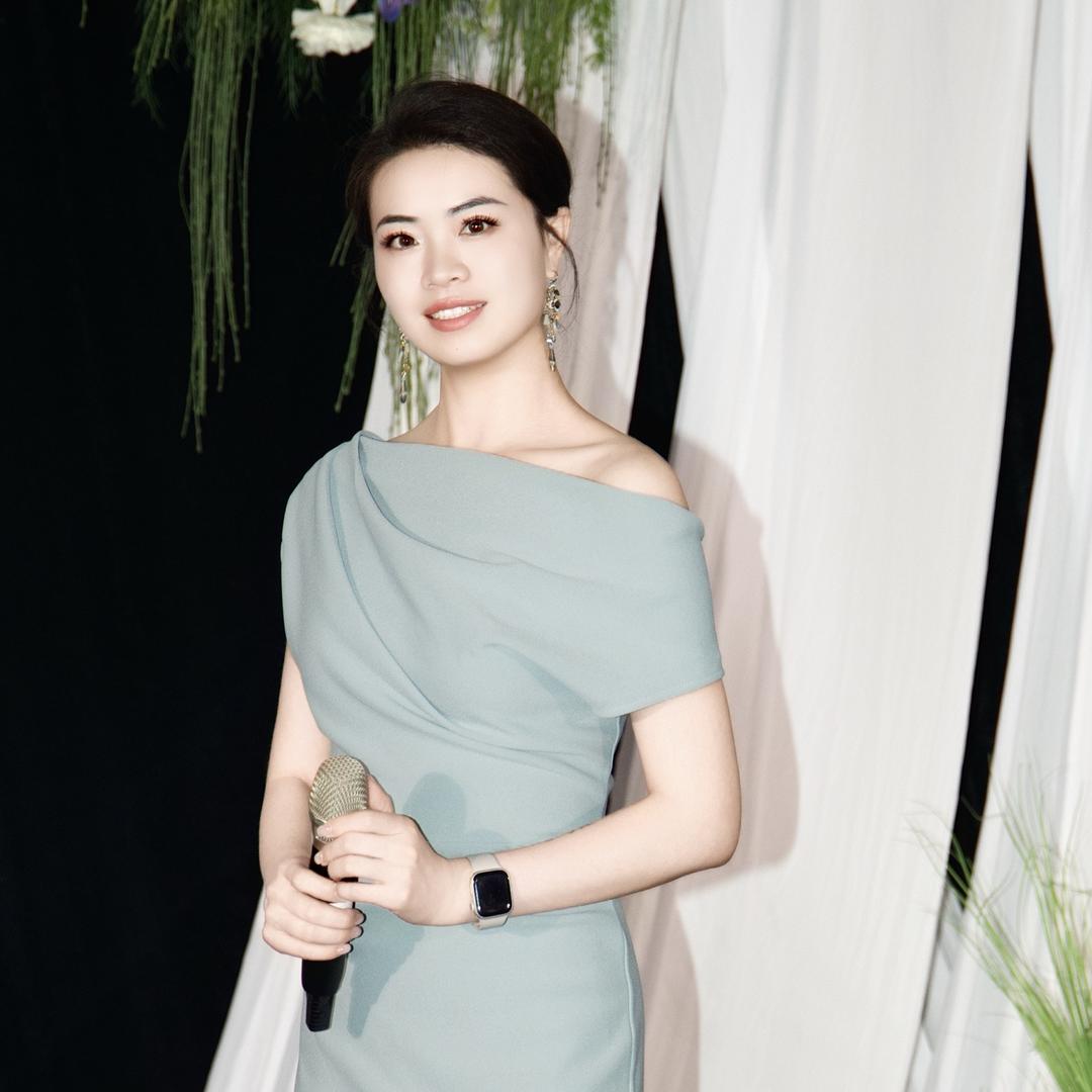 喀什主持人白雪