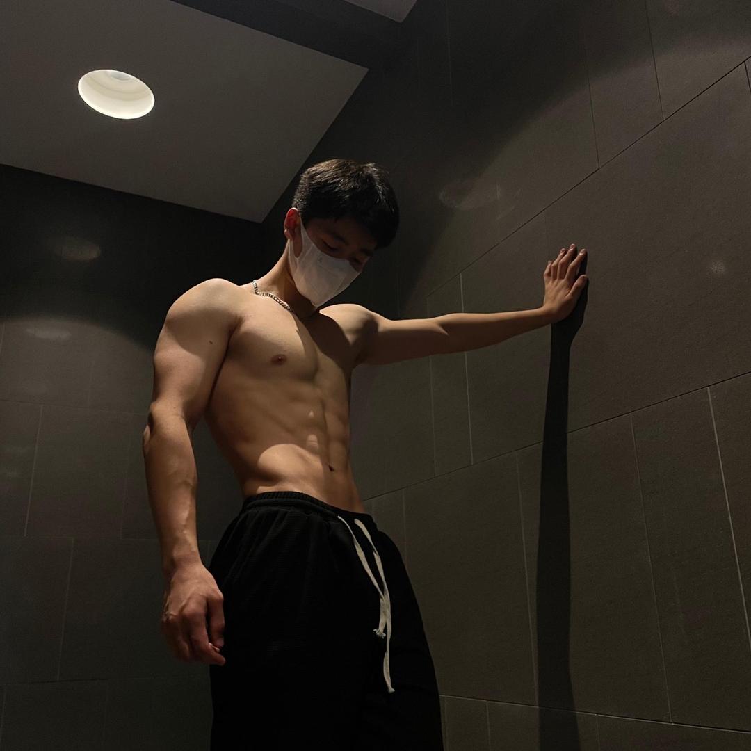 帅哥的乱𝟳𝟴糟