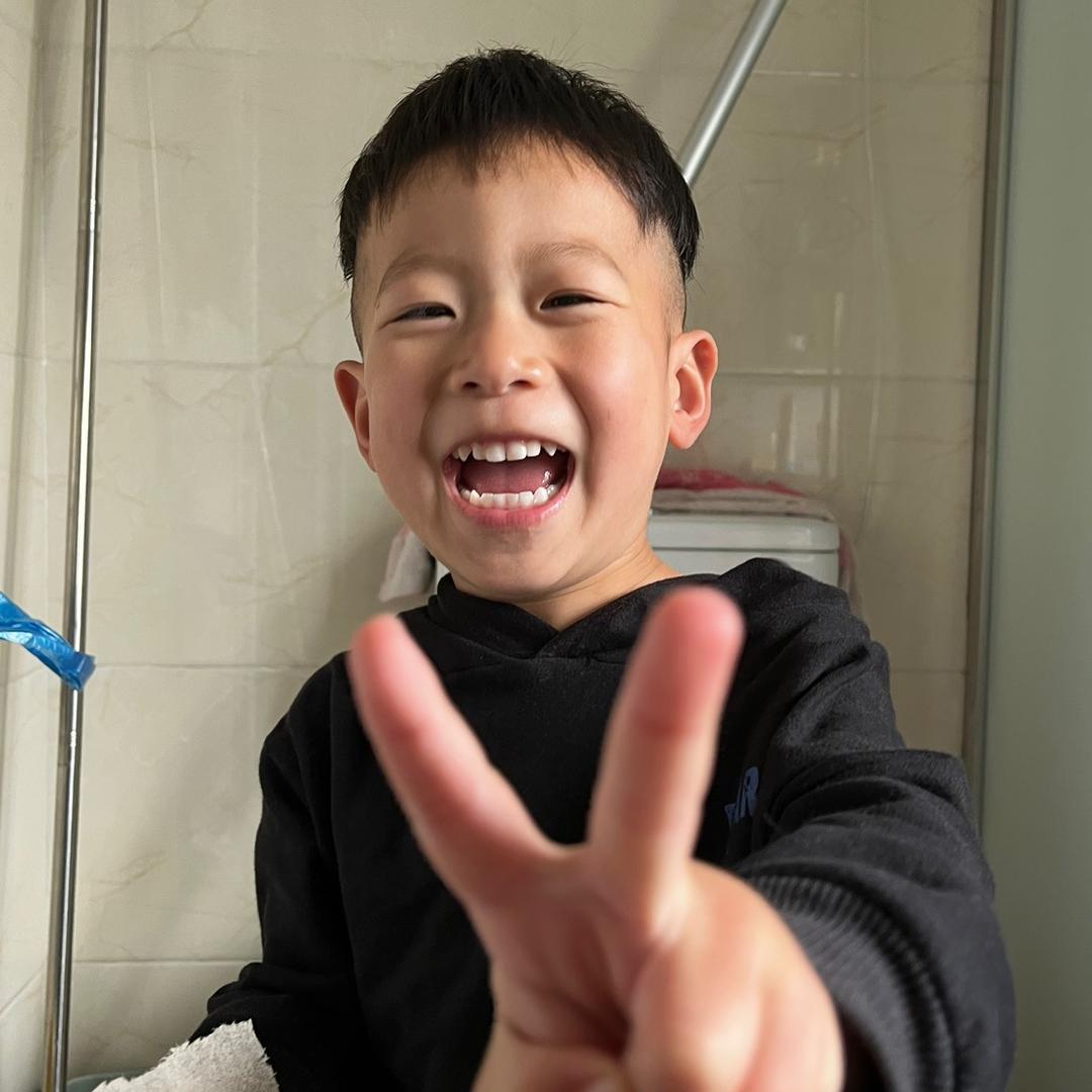 晨哥你不认识啊