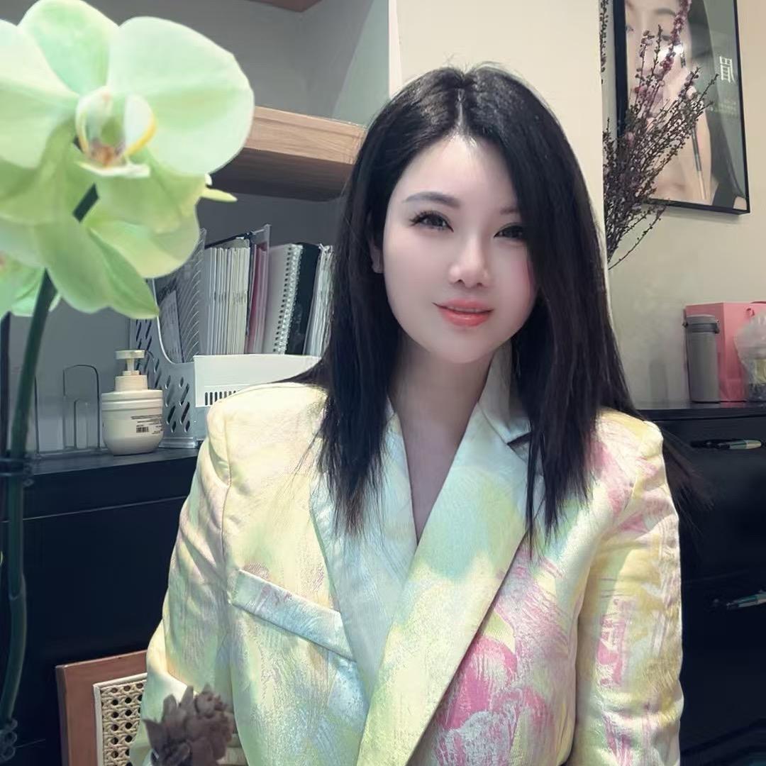 霸气侧露的颖姐姐🍃狮子座sunny