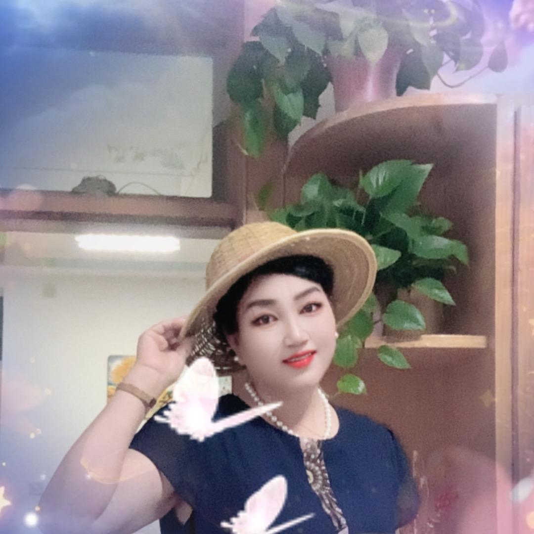 张梅，每天晚上7.30分开播