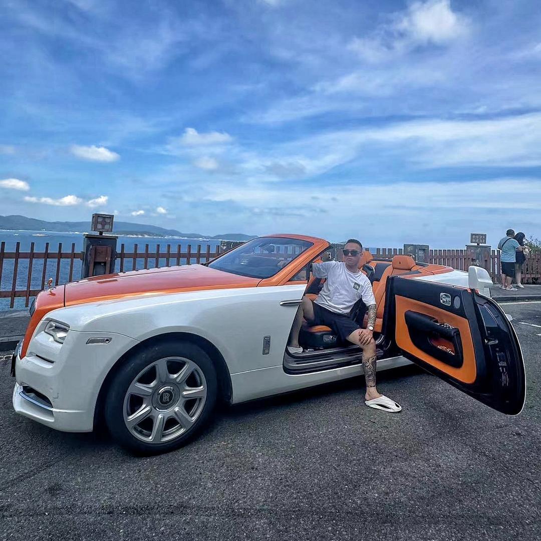 RR.