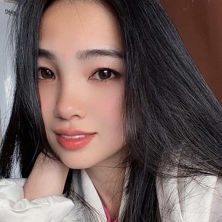 何莉(感恩遇见)