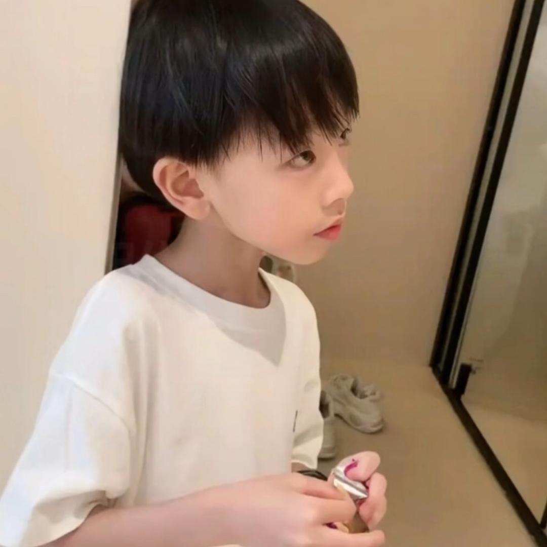 想打羽毛球 •͈ ₃ •͈ಣ