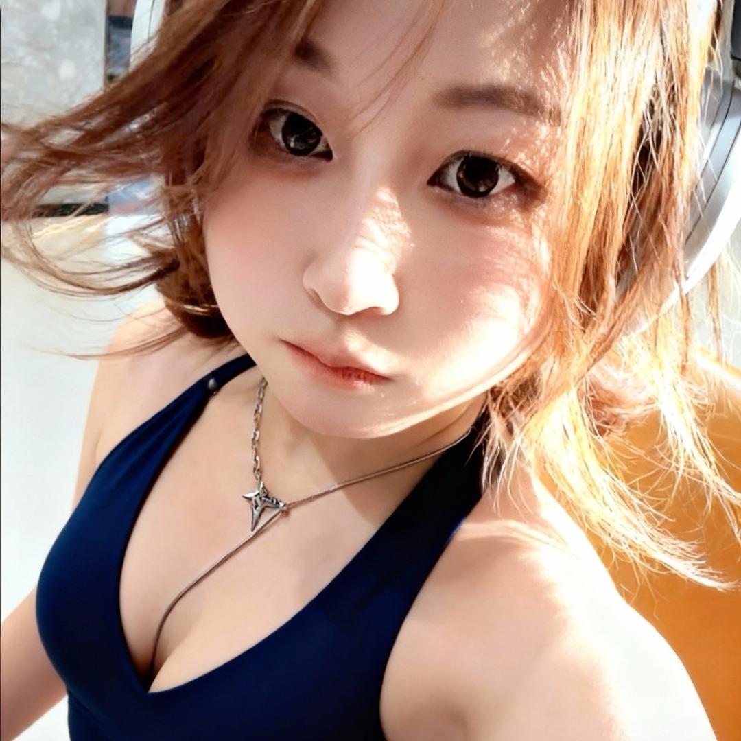 银耳桃桃睡不饱(｡•́__ก̀｡)