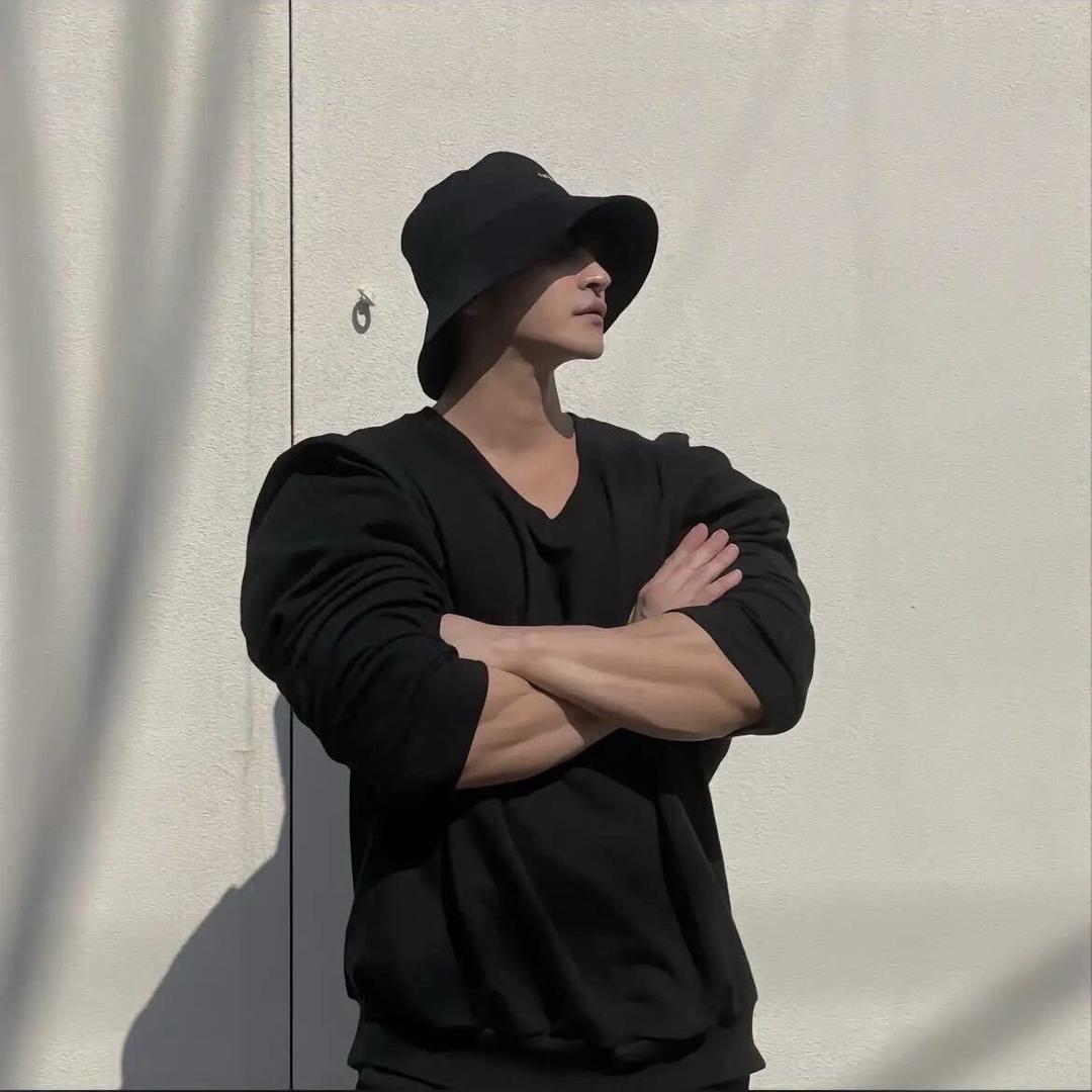 你三舅姥爷突然站起来说.