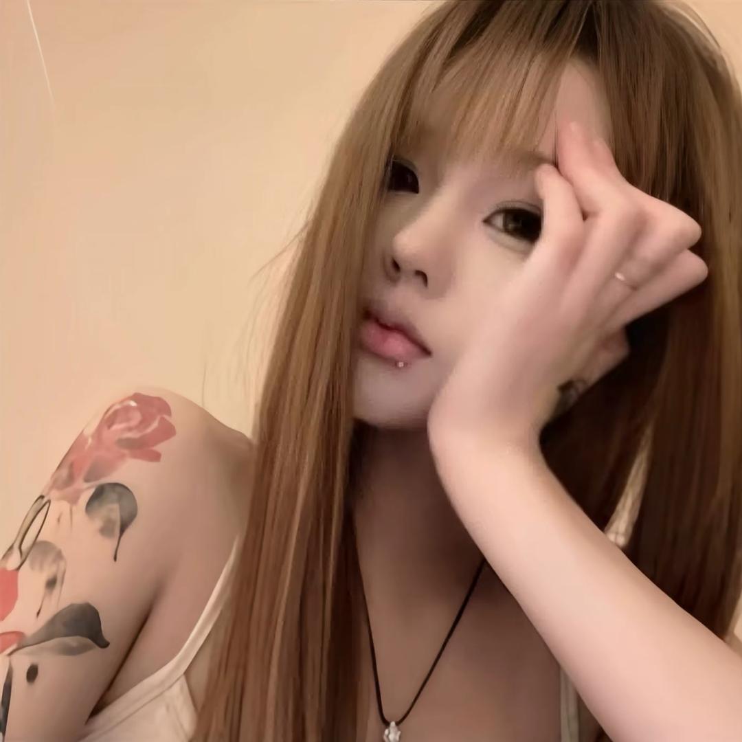 ^女二.