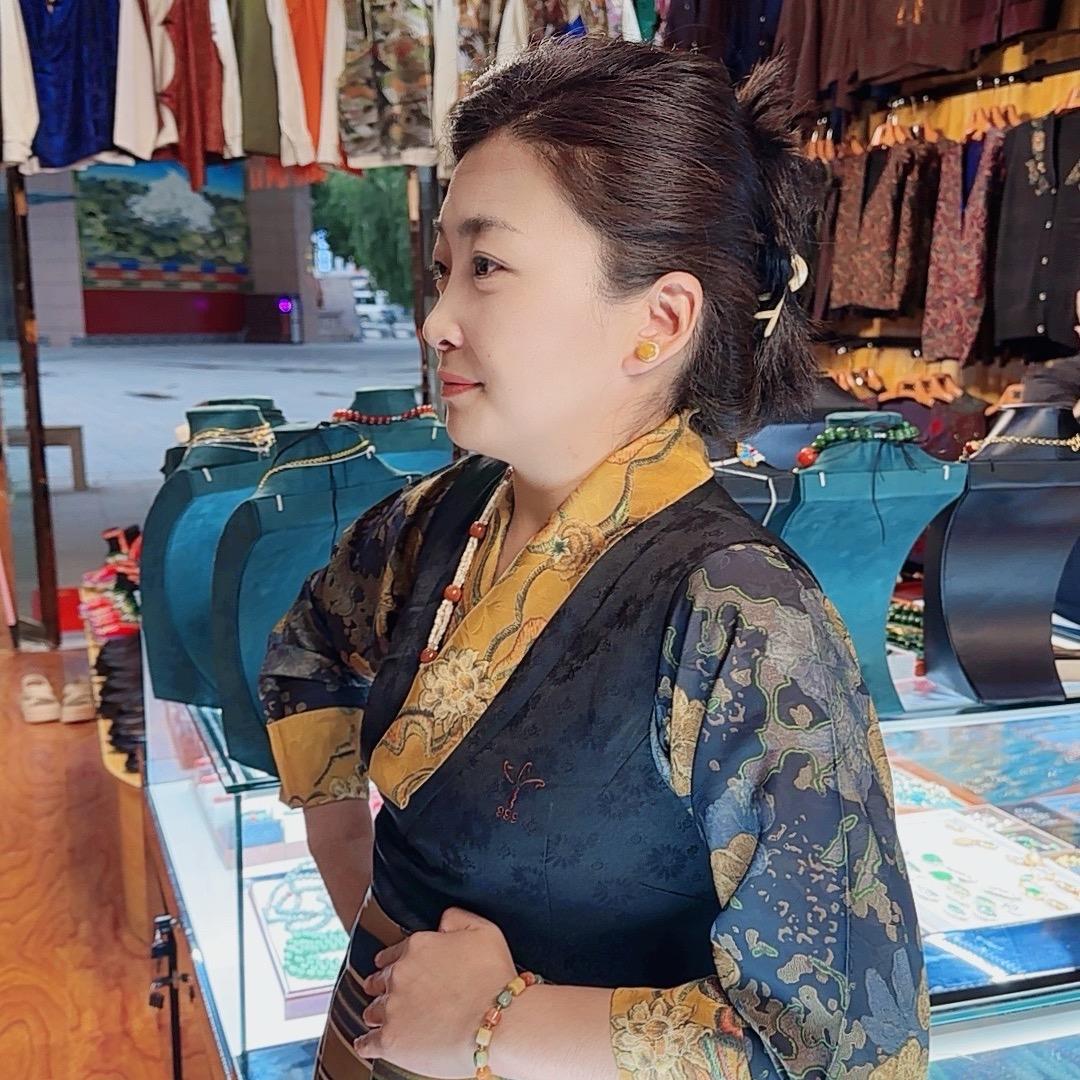拉优美服饰店