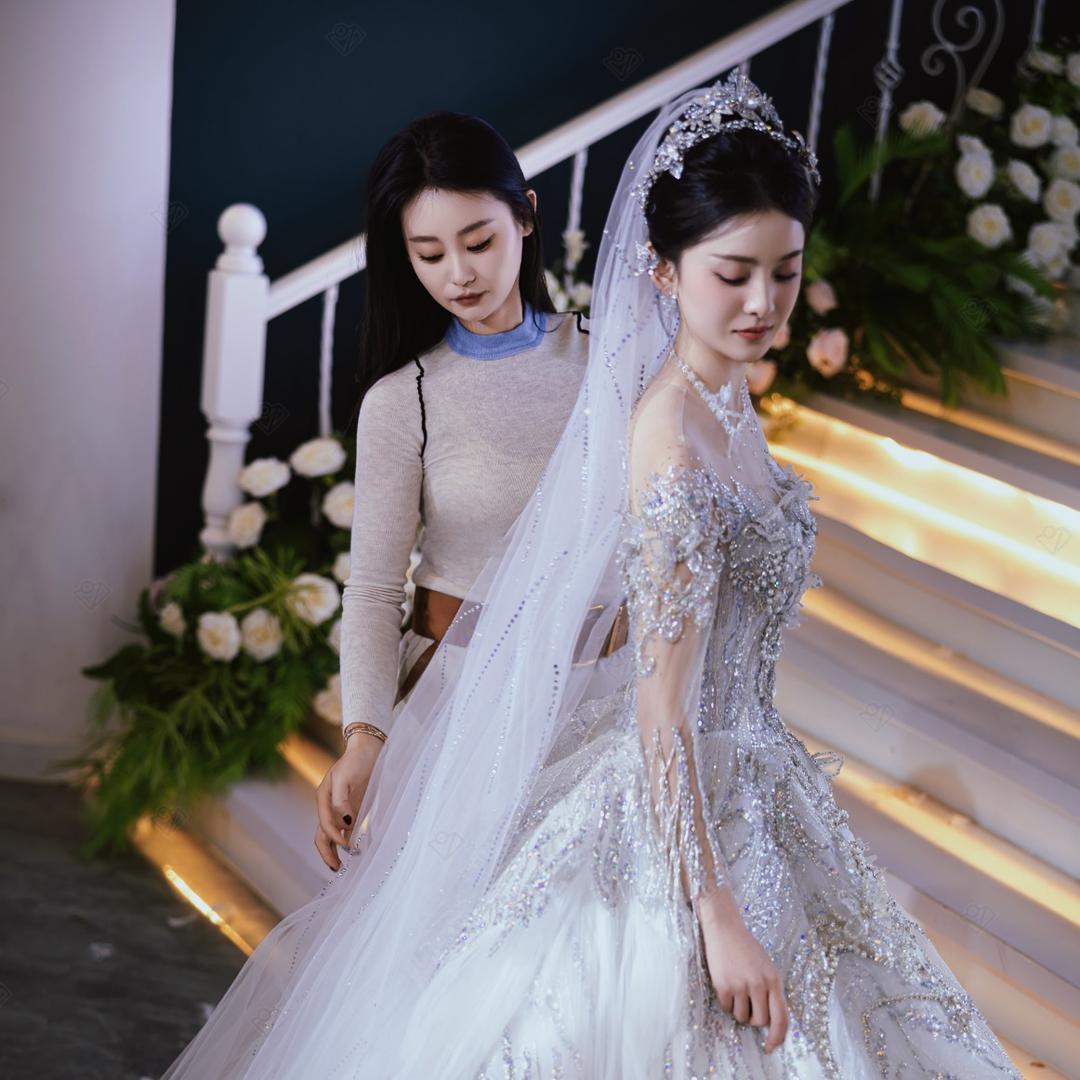花间婚纱-美美子📔