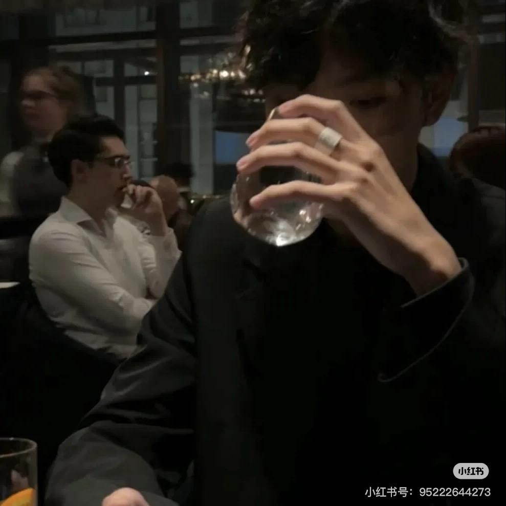 哈利
