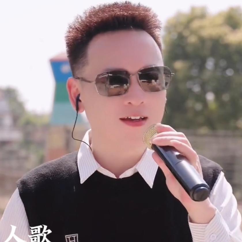 杨杨爱唱歌🎙️
