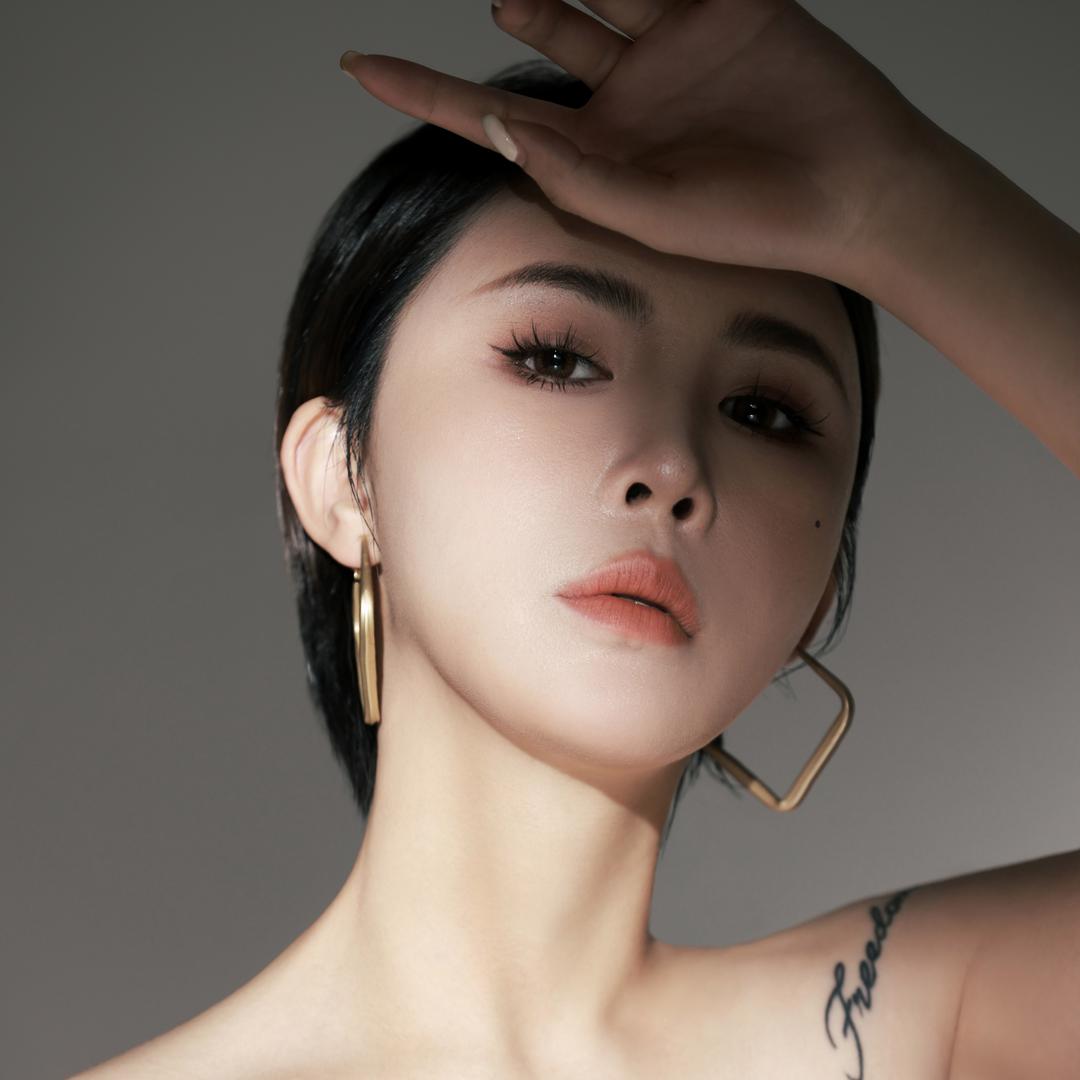 龚铭的化妆间