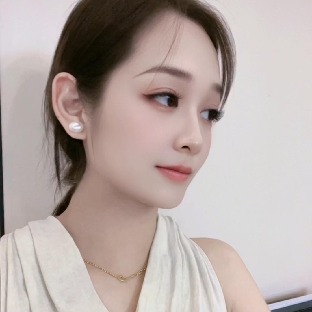 赵丹丹.