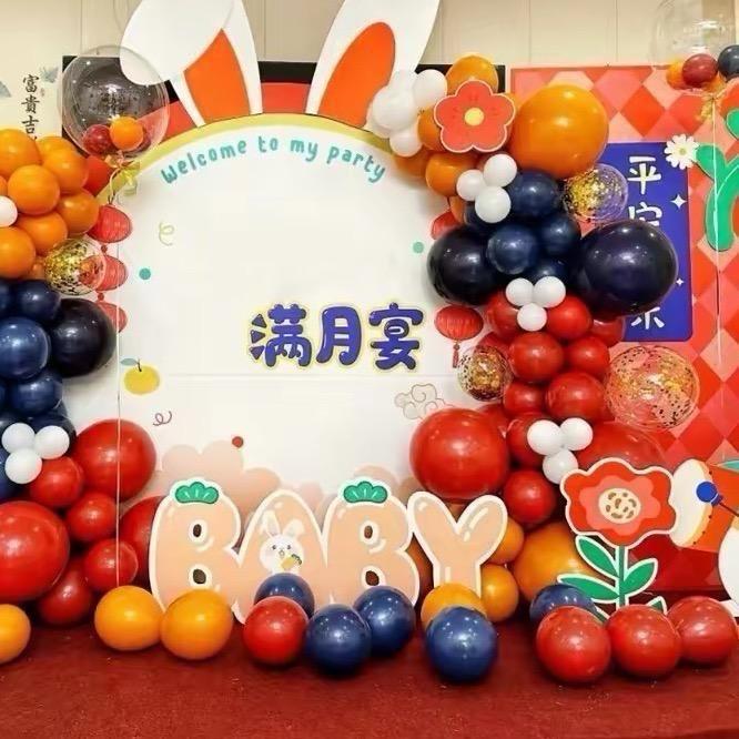 小辉潇潇儿子满月宴现场小助理