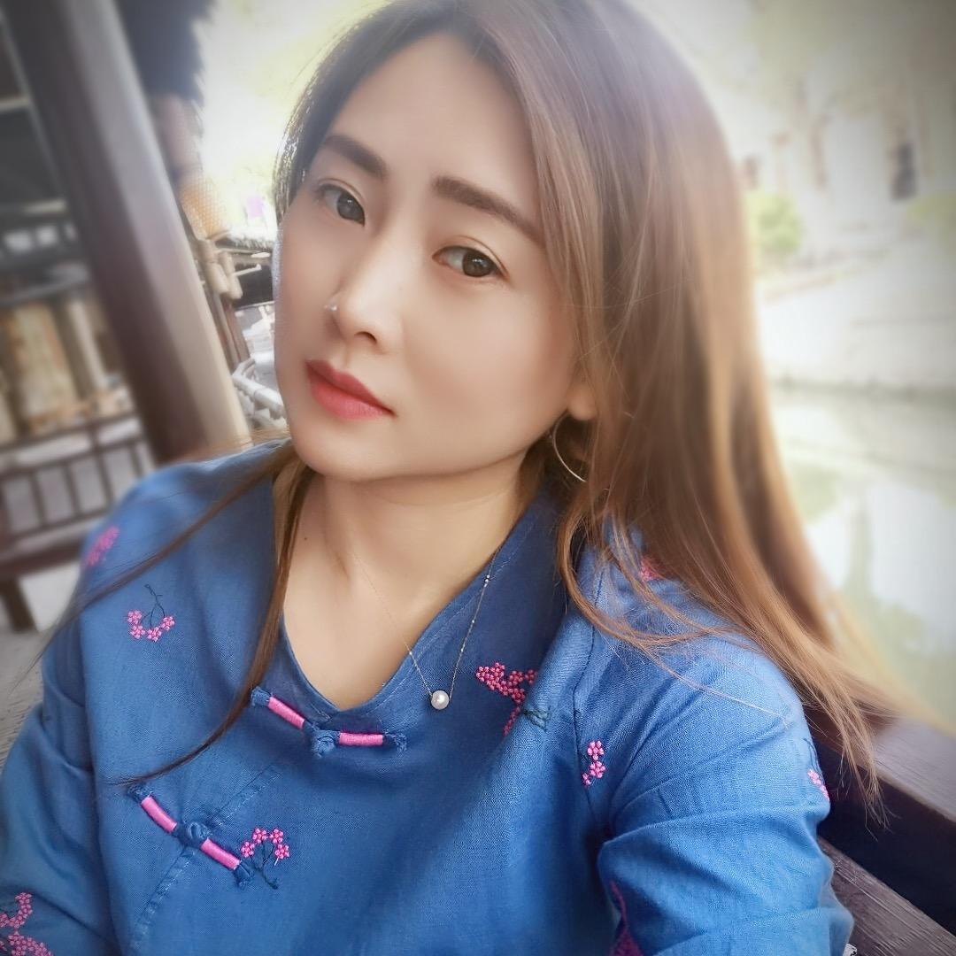 爱笑的影儿^_^🍭👣