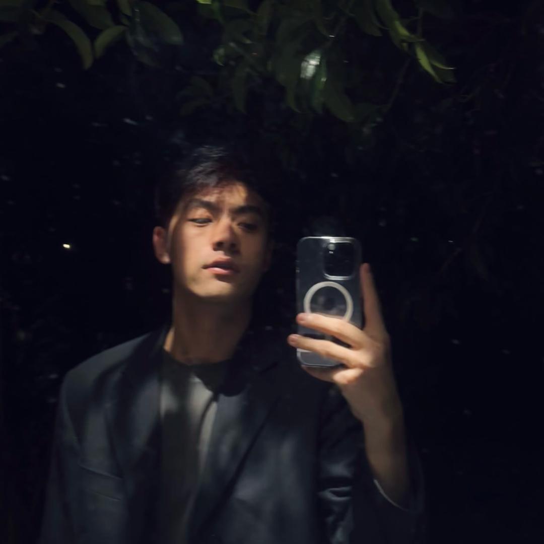 属蛇.