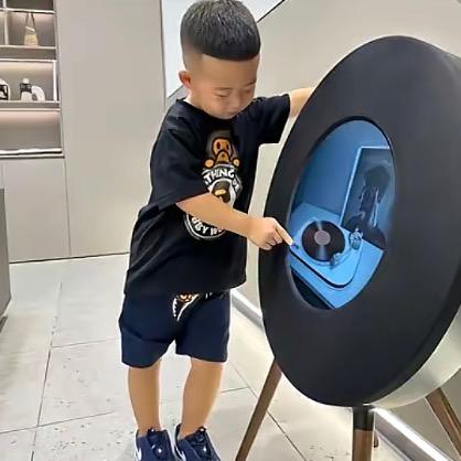 人傻也没颜爱吹牛逼还没钱