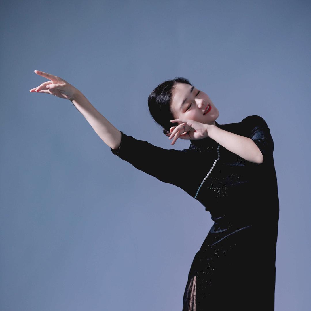 教跳舞的曹老师