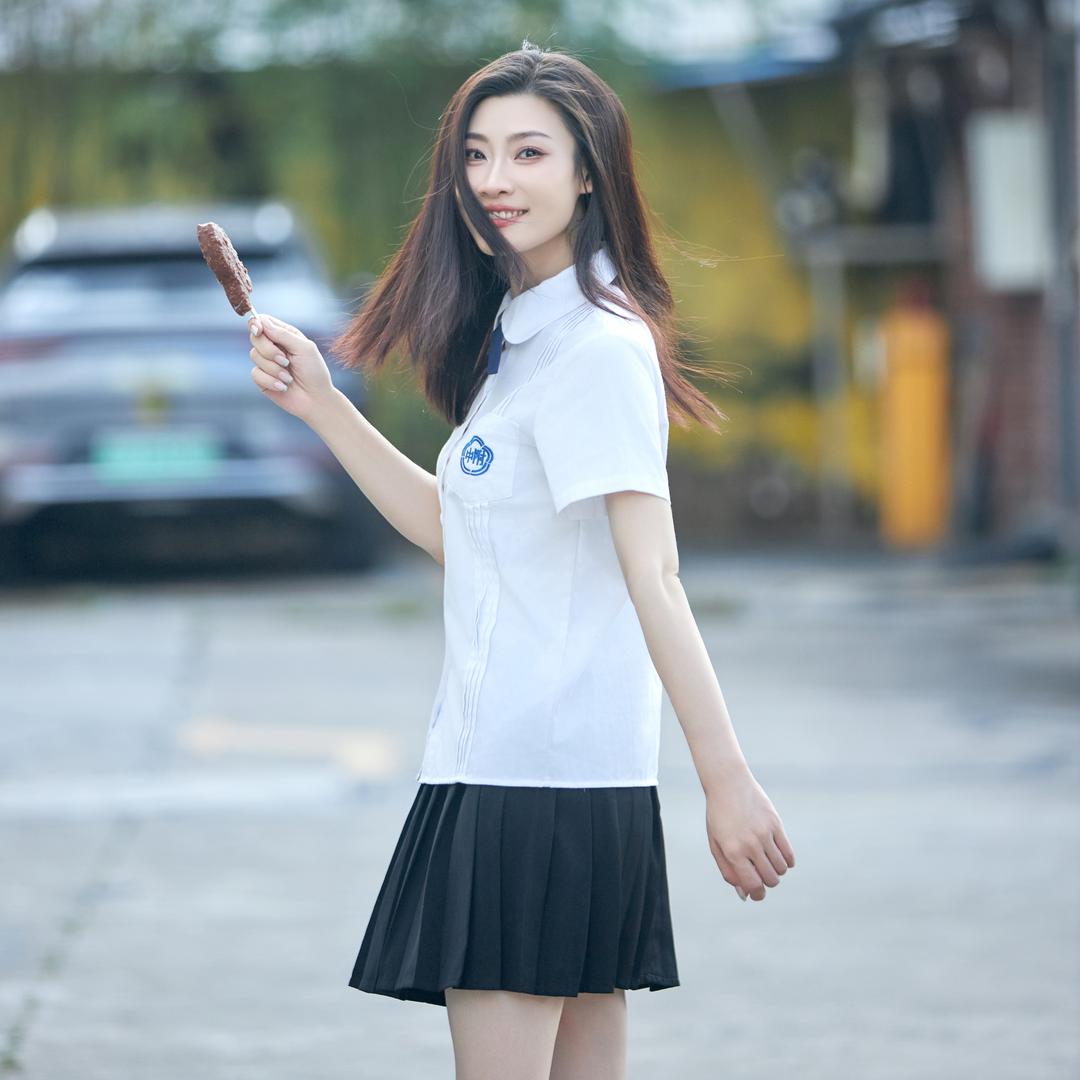 歌手.谭歌