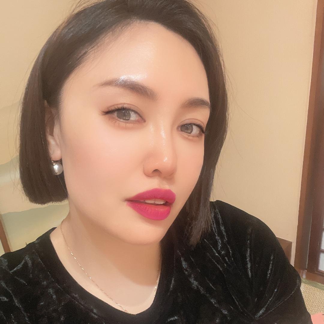 爱漂亮的卓雅