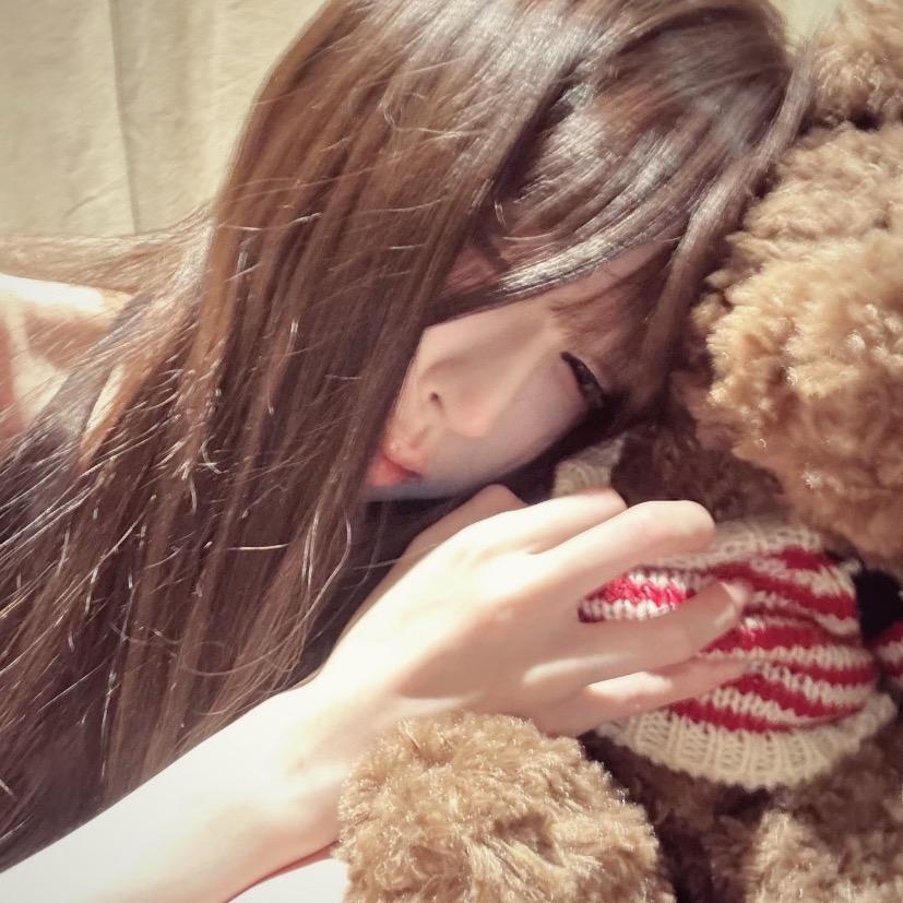 uee^
