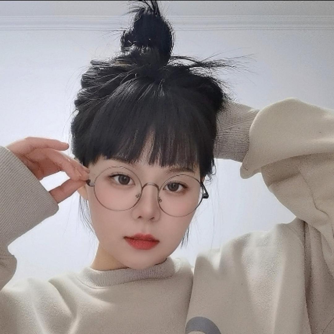 大左吃口红