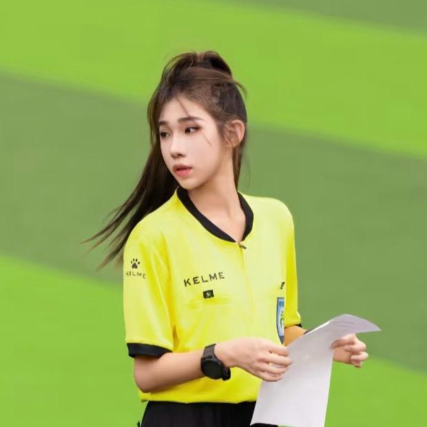 实况女裁判
