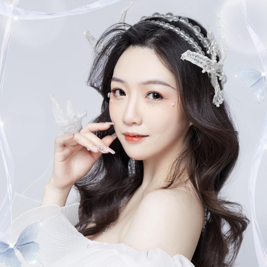 典典-珠宝设计师