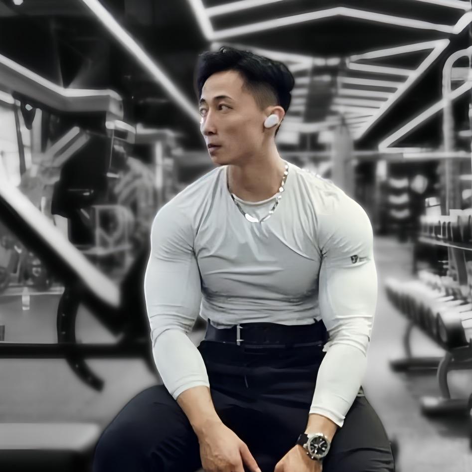 健  一