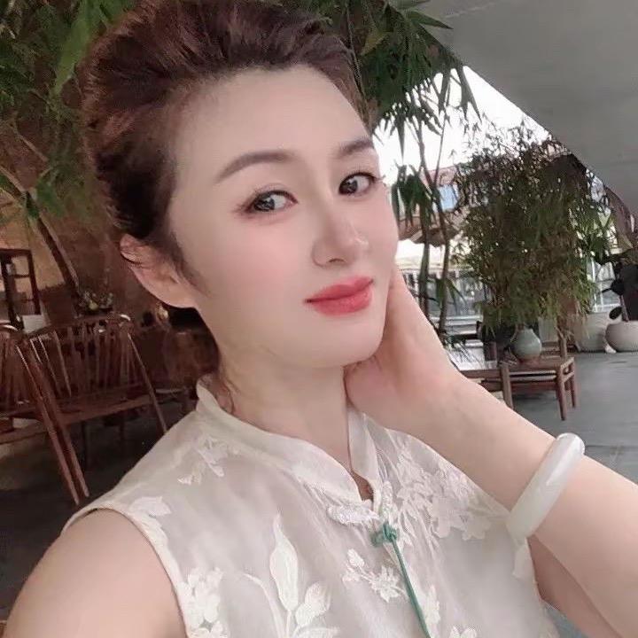 律俏佳人