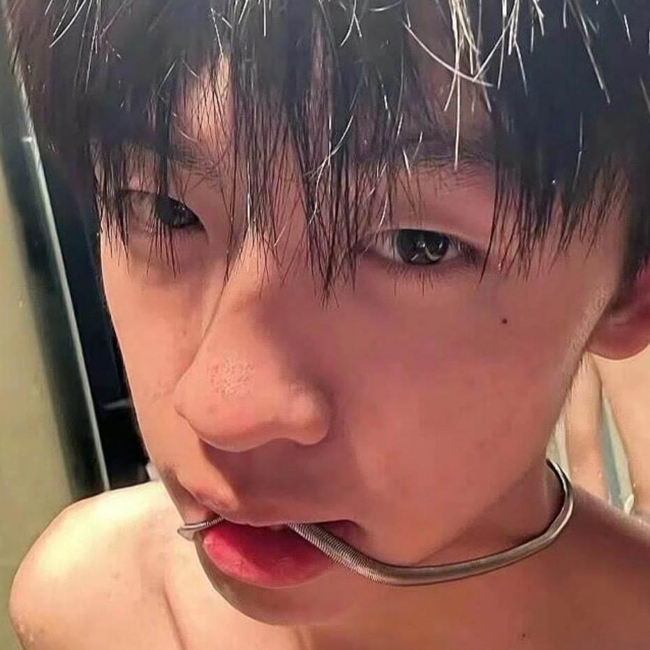 77辉