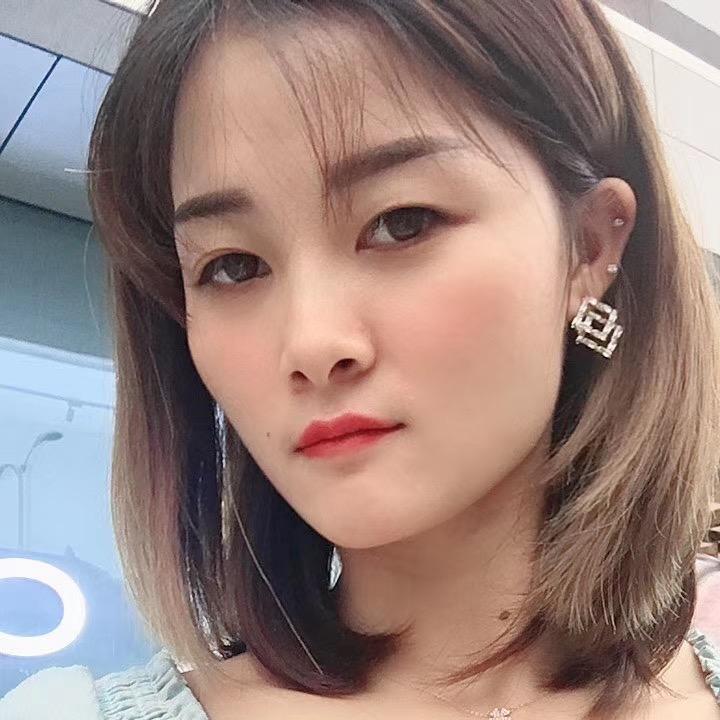 @小美吖