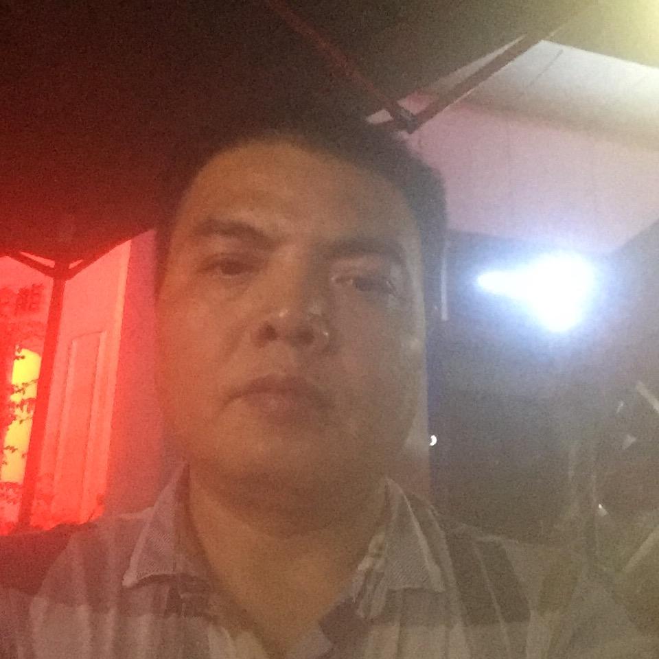 罗、哥卖烧烤的小老头