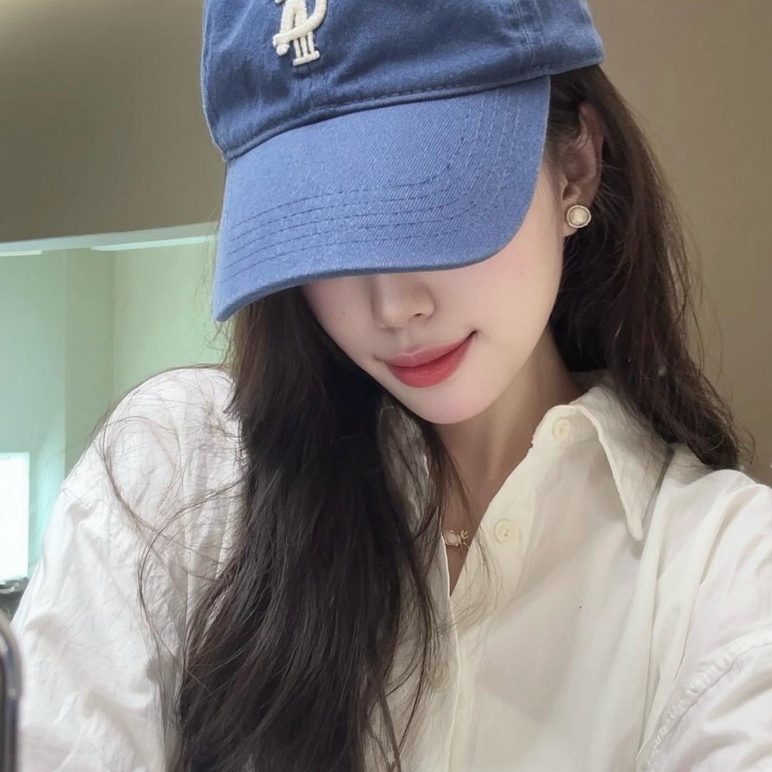 月亮上的垂耳兔🐰