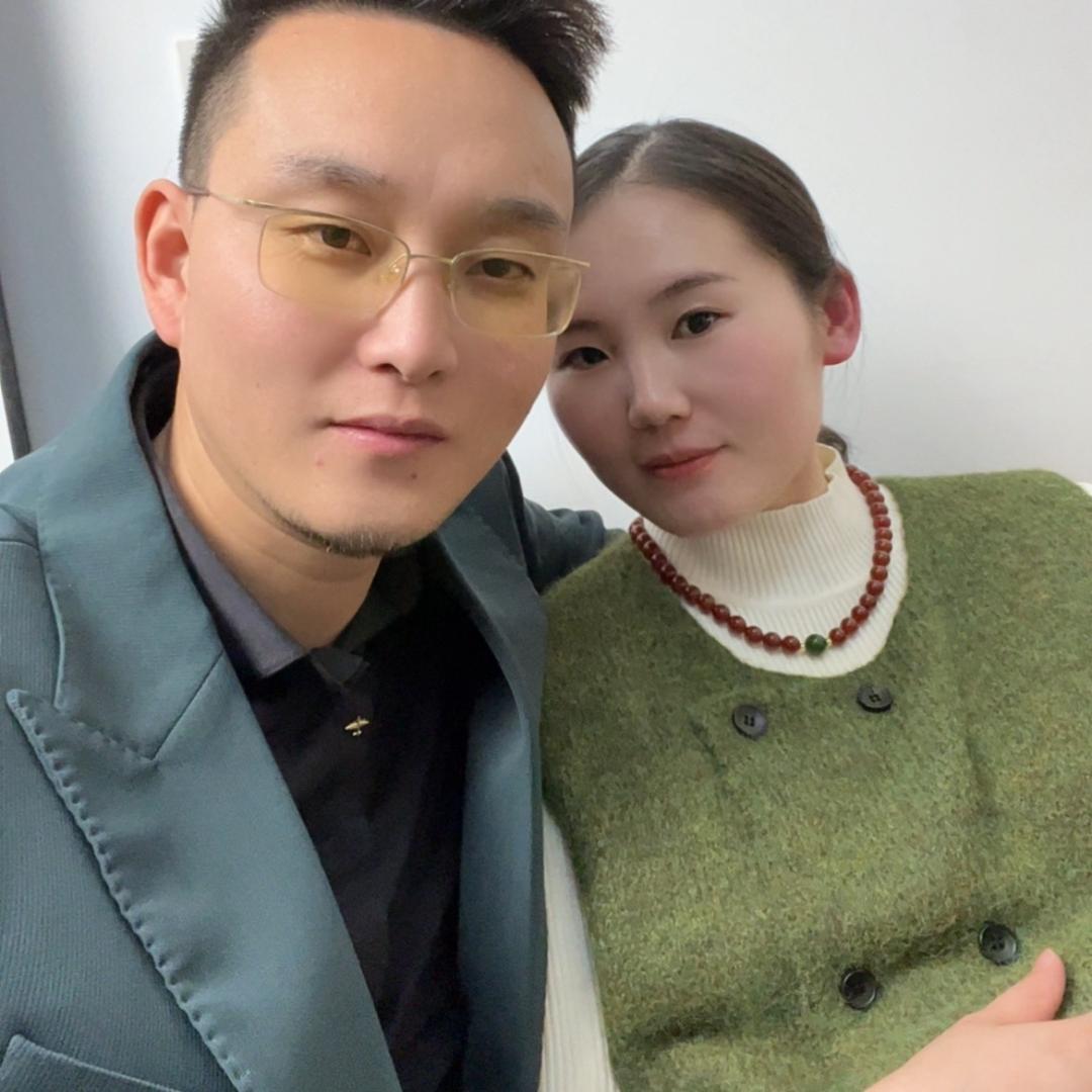 小宇和小敏的幸福生活