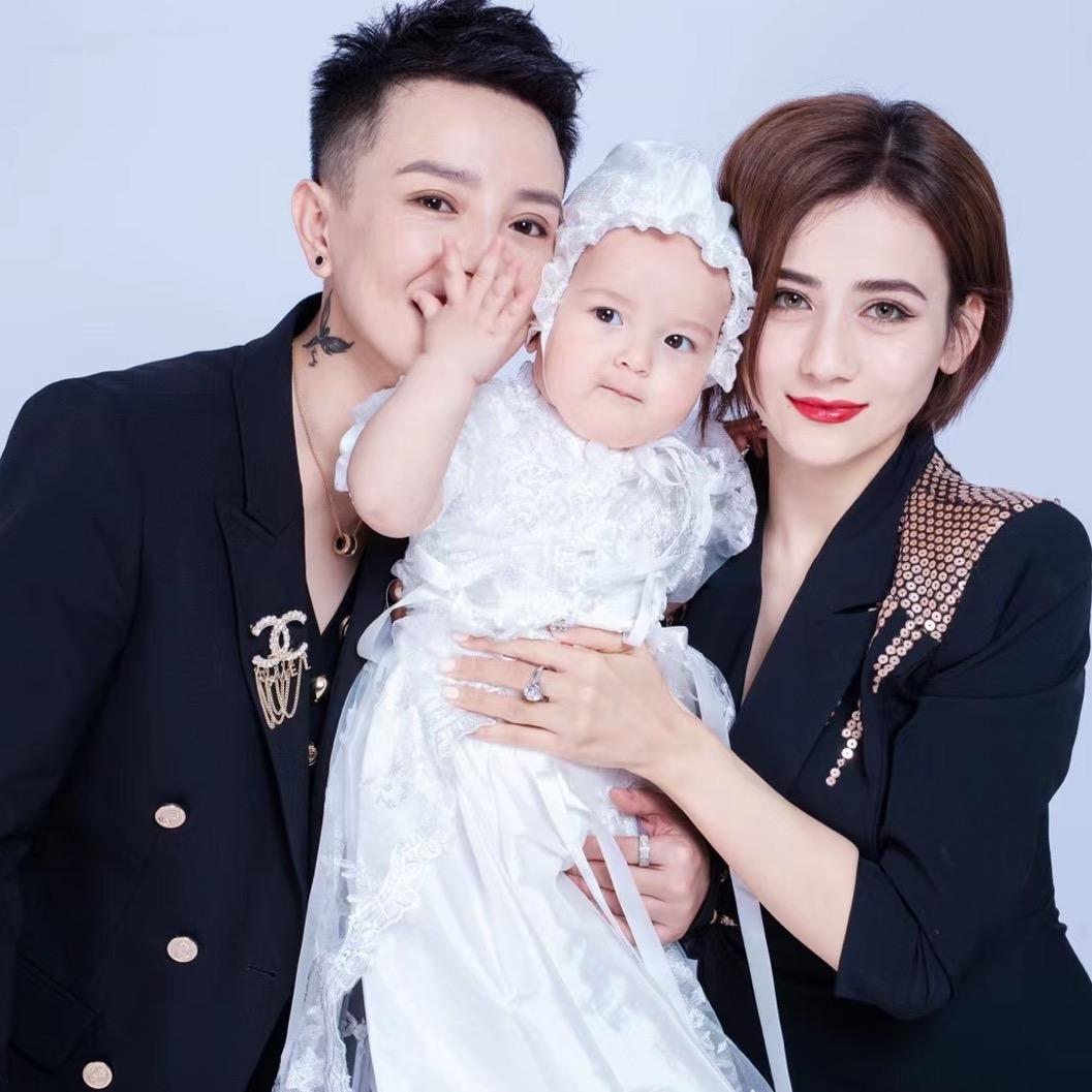 努尔的舅妈（乌总）