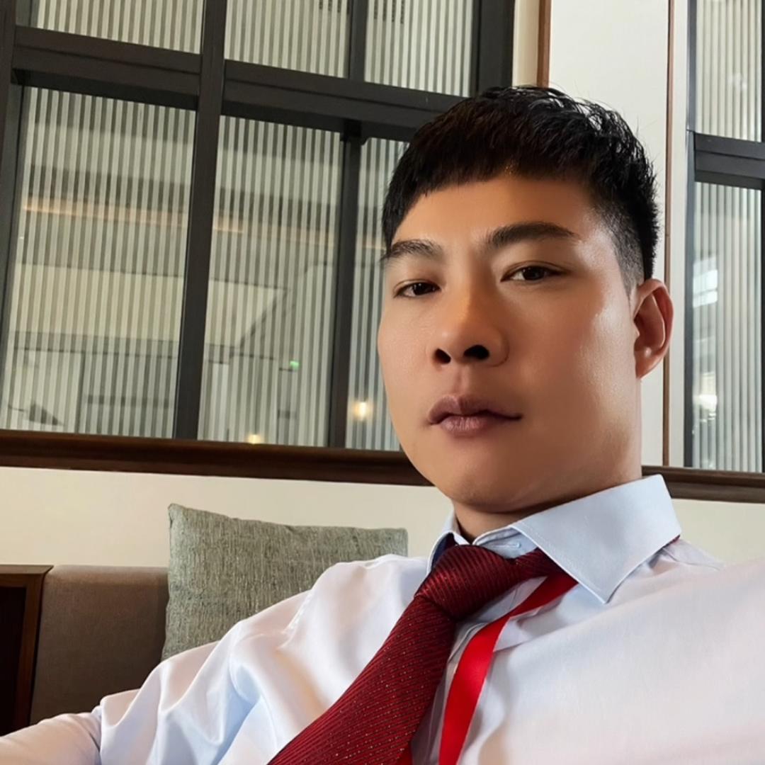 卓氏总部创始人（卓家二少）
