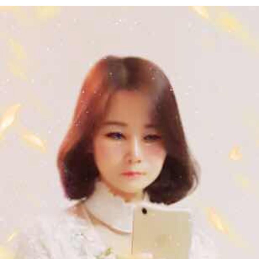 🥂微笑☘️向暧