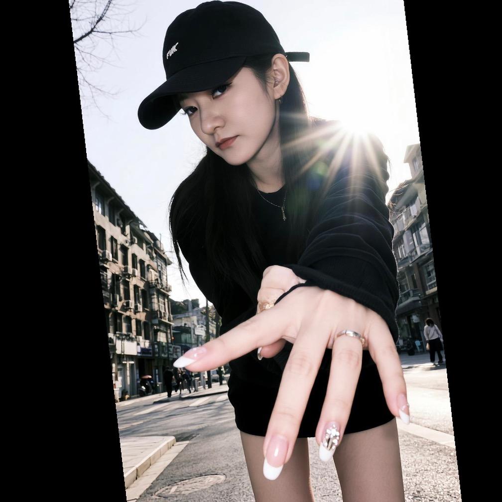 娜就喵了个喵❤️